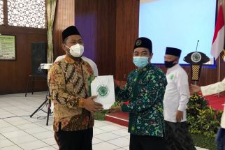 Seribu Dai Gresik dapat Sumbangan Masker, MUI: Mereka Berisiko  - JPNN.com Jatim