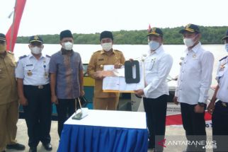 Desa Terisolasi di Sampang Dapat Bantuan Speedboat, Ibu Hamil Tak Lagi Sengsara - JPNN.com Jatim