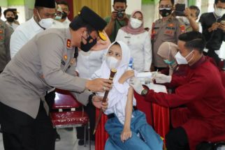 2 Juta Dosis Vaksin Tiba di Jatim, Kapolda: Segera Salurkan - JPNN.com Jatim
