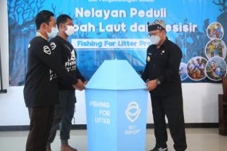 Nelayan Banyuwangi Dilatih Kelola Sampah Laut Jadi Uang - JPNN.com Jatim