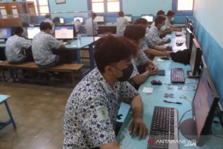 Selama Dua Hari, 45 Siswa SMKN 2 Surabaya Jalani ANBK, Ini Tujuannya - JPNN.com Jatim