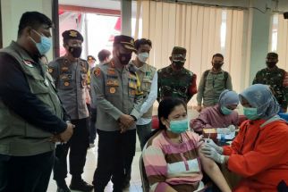 SEMMI Salurkan 2.000 Dosis Vaksin COVID-19 kepada Warga Surabaya - JPNN.com Jatim