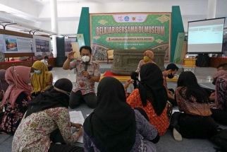 Peringati Hari Museum Nasional, Pemkot Kediri Ajak Remaja Belajar Aksara Jawa Kuno - JPNN.com Jatim