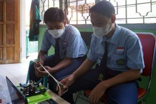 MTsN 2 Kota Kediri Juara Pertama Kompetisi Robotik Nasional, Mas Abu Merasa Bangga - JPNN.com Jatim