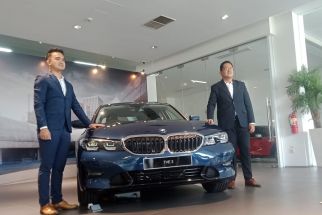New BMW 320i Dynamic Goda Pencinta Mobil Sedan di Bali, Tonjolkan Fitur Keamanan Terbaik - JPNN.com Bali