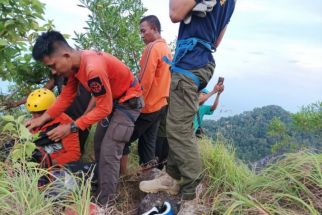 Bapak yang Jatuh di Petilasan di Jember Ditemukan Tim SAR, Selamat, Alhamdulillah - JPNN.com Jatim