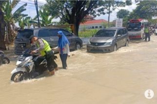 Debit Air Kali Lamong Gresik Naik, 4 Desa Banjir - JPNN.com Jatim