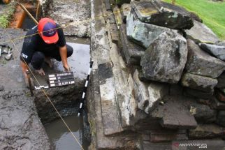 Ditemukan di Areal Candi Songgoriti Batu: Drainase Peninggalan Belanda - JPNN.com Jatim