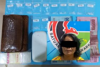 Satu Keluarga di Surabaya Kompak Jual Narkoba, Ibu Tertangkap, Ayah dan Anak Buron - JPNN.com Jatim