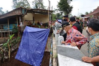 Bupati Malang Tinjau Lokasi Kerusakan Bencana Alam di Jabung - JPNN.com Jatim