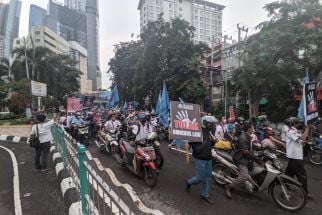 Tolak Upah Murah, Puluhan Ribu Buruh Kembali Geruduk Grahadi Siang Ini - JPNN.com Jatim