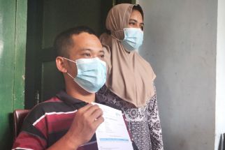 Pengakuan Istri Warga Malang yang Buta Setelah Disuntik Vaksin AstraZeneca - JPNN.com Jatim
