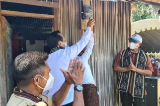 PLN Beri Listrik Gratis Sebagai Kado Natal Bagi Warga Belu - JPNN.com Bali