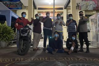 2 Pemuda ini Kerap Resahkan Mak-mak di Surabaya, Lihat Kelakuan Mereka - JPNN.com Jatim