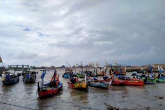 Tak Hanya Gelombang Tinggi, Faktor Satu Ini Juga Menjadi Penyebab Nelayan di Semarang Enggan Melaut - JPNN.com Jateng