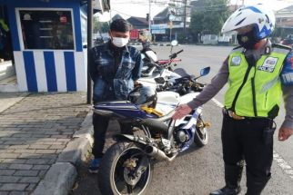Meresahkan Masyarakat, Pengguna Sepeda Motor Knalpot Brong Ditilang Anggota Polres Sleman - JPNN.com Jogja