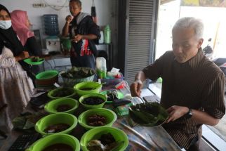 Nasi Jamblang, Makanan Khas Cirebon yang Bikin Ganjar Ketagihan  - JPNN.com Jateng