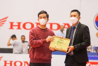 Gibran Puji Prokes Ketat Honda DBL Seri Jateng, Liga Basket Pelajar Terbesar di Indonesia  - JPNN.com Jateng