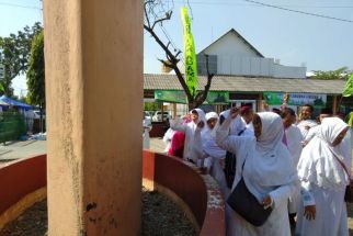 Batalkan Haji, Ribuan Orang Jemaah di Surabaya Tarik Dana Setoran Awal - JPNN.com Jatim