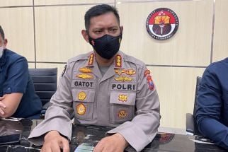 Dipecat Sebagai Polisi, Randy Bagus Diserahkan ke Kejari Mojokerto - JPNN.com Jatim