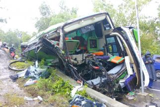 Bus Menghantam Tebing di Imogiri, 4 Penumpang Meninggal Dunia - JPNN.com Jogja