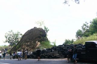 Unjuk Kepedulian, Warga dan Komunitas Trail Susun Ban Bekas di Tebing Bukit Bego - JPNN.com Jogja