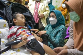 Pemkot Surabaya Turun Tangan Bantu Dua Balita Kembar Alami Kelumpuhan Otak - JPNN.com Jatim