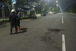 Tabrak Bumper Sedan di Jalan Kertajaya Surabaya, Roziq Terlempar Lalu Tewas - JPNN.com Jatim