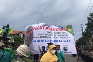 Buruh Jatim Tolak Pencairan JHT di Usia 56 Tahun, Sentil Gubernur - JPNN.com Jatim