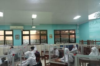 Berita Terkini: 81 SMA/SMK di Jateng Ditutup, Sebegini Jumlah Siswa & Tendik yang Terpapar Corona - JPNN.com Jateng