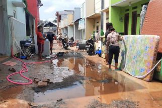 Ternyata Ini Penyebab Banjir Setinggi 1,5 Meter yang Melanda Warga Perumahan Griya Alif Depok - JPNN.com Jabar