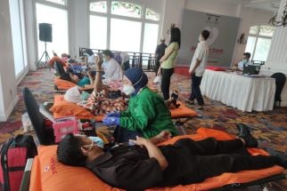 100 Kantong Darah Berhasil Dikumpulkan PT Karabha Digdaya Lewat Acara Donor Bersama - JPNN.com Jabar