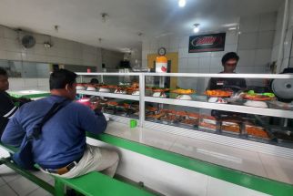 Buntut Kenaikan Harga Tempe di Pasaran, Pengusaha Warteg Kompak Kurangi Porsi Hidangan - JPNN.com Jabar