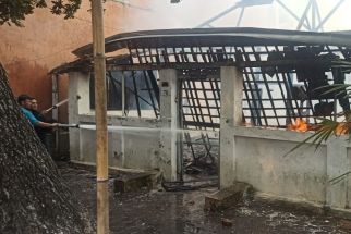 Tinggal Sendirian, Kakek Lumpuh di Ponorogo Tewas Terjebak Dalam Rumah Saat Kebakaran - JPNN.com Jatim