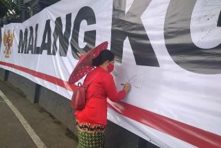 Ormas Pro Toleransi Aksi Lagi di Depan DPRD Kota Malang, Kali Ini Lakukan Hal Berbeda - JPNN.com Jatim