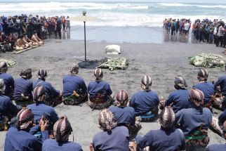 Mengenal Upacara Labuhan Alit di Pantai Parangkusumo, Peringatan Bertahtanya Sri Sultan HB X - JPNN.com Jogja