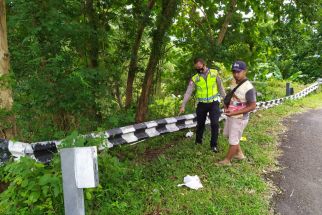 Duh, Pengendara Motor di Kulon Progo Menabrak Pembatas Jalan Saat Sedang Membonceng Anak Kecil - JPNN.com Jogja