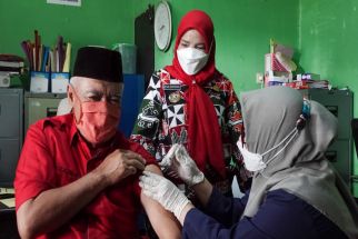 Atlet dan Pengurus KONI Bandar Lampung Divaksin Booster - JPNN.com Lampung