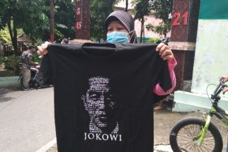 Selesaikan Kunjungan di STP, Jokowi Langsung Bagi-bagi Kaus - JPNN.com Jateng
