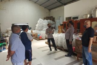 Tinjau Gudang Minyak di Malang, Polisi Temukan Pemandangan Tak Terduga - JPNN.com Jatim