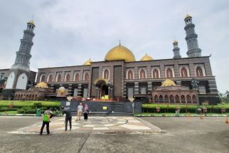 Ramadan Tahun Ini Masjid Kubah Emas Meniadakan Iktikaf, Begini Penjelasannya - JPNN.com Jabar