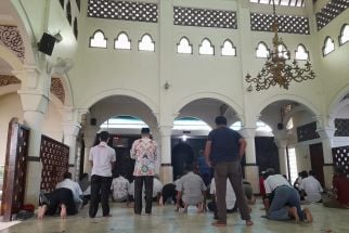 Beda Sikap MUI dan Dewan Masjid DIY Soal Aturan Saf Salat Tarawih - JPNN.com Jogja