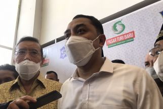 Biar Jelas, Nih Kata Wali Kota Eri Soal Bagi-bagi Takjil di Jalan Raya Surabaya - JPNN.com Jatim