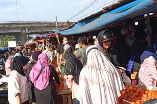 Warga Depok Serbu Pasar Tradisonal Satu Hari Menjelang Puasa - JPNN.com Jabar