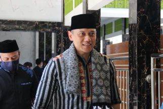 AHY Dikalungi Sorban di Masjid Agung Demak, Pertama Dalam Sejarah - JPNN.com Jateng
