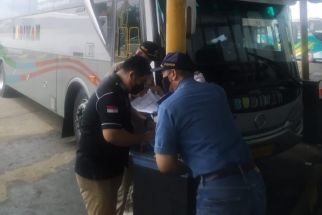Menjelang Mudik Lebaran, Ratusan Bus di Terminal Jatijajar Dicek Petugas Gabungan - JPNN.com Jabar