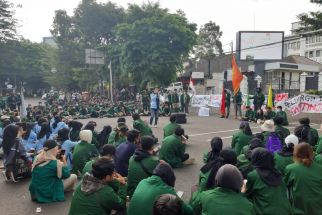 Pedemo Geruduk Gedung DPRD Jabar, Tuntutannya 'Klasik' - JPNN.com Jabar