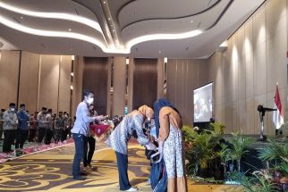 Ribuan Anak Yatim di Malang Dikumpulkan Dalam Satu Hotel, Lihat Apa yang Didapat - JPNN.com Jatim