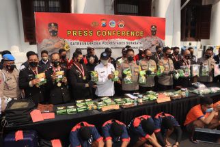 Polrestabes Surabaya Tangkap 7 Pengedar Jaringan Sumatera, BB Tak Main, Bandar RK Siap-siap Saja - JPNN.com Jatim