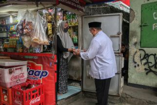 Ribuan Peket Berbuka dan Ratusan Sembako Dibagikan Atang Trisnanto Selama Ramadan - JPNN.com Jabar